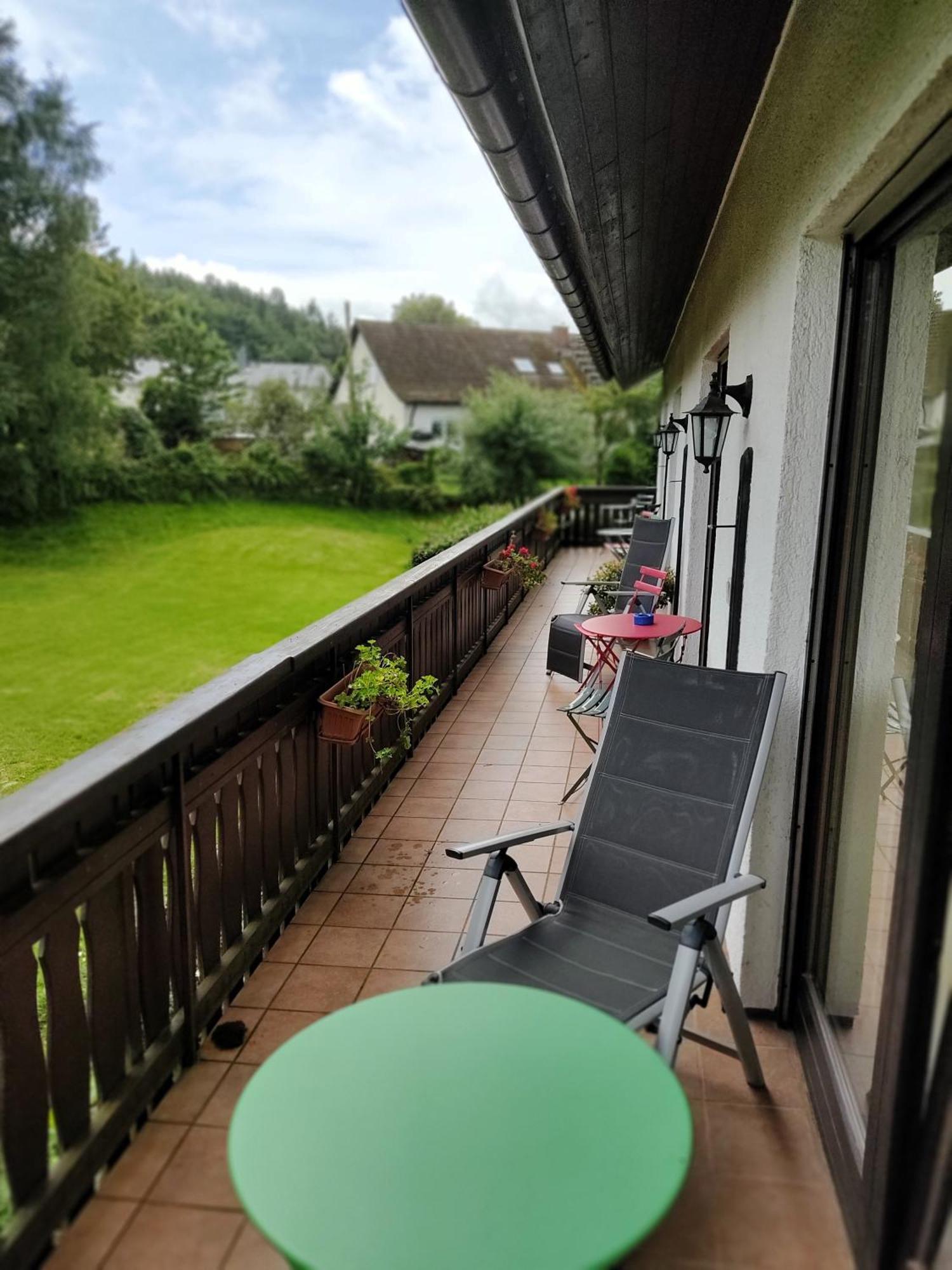 Gruenvogels Landgasthof Zum Gruenen Baum Oberzent Exteriör bild